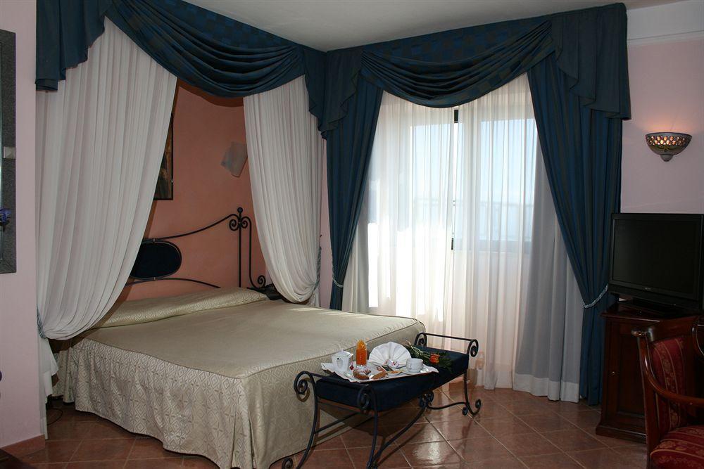 Emmaus Hotel Zafferana Etnea Exteriör bild