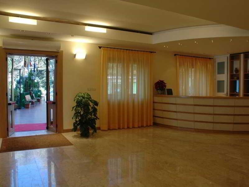 Emmaus Hotel Zafferana Etnea Exteriör bild