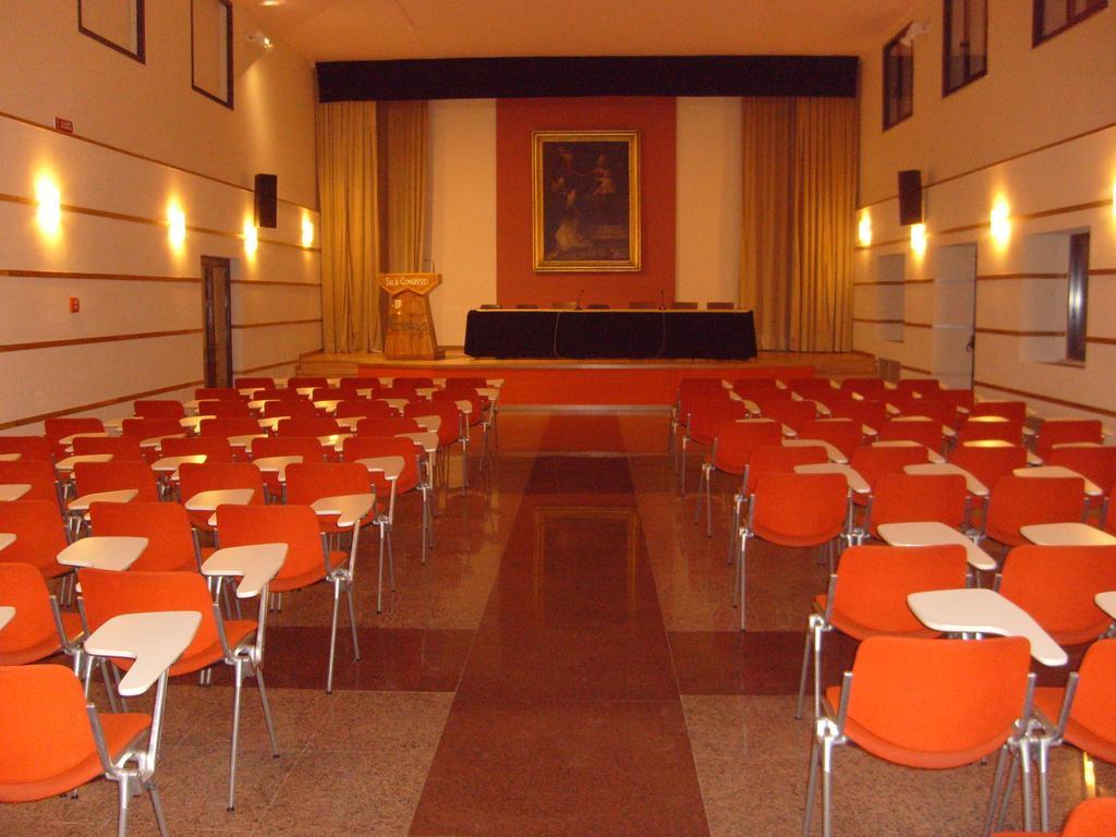 Emmaus Hotel Zafferana Etnea Exteriör bild